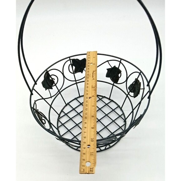 Vintage Green Metal Wire Ivy Leaf Pattern Basket - Picture 7 of 8